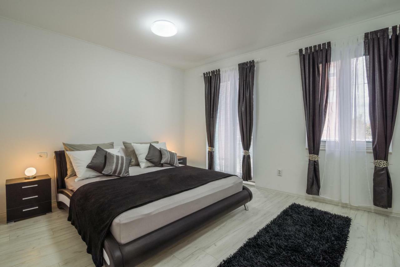 House Niko Apartamento Kaštela Exterior foto